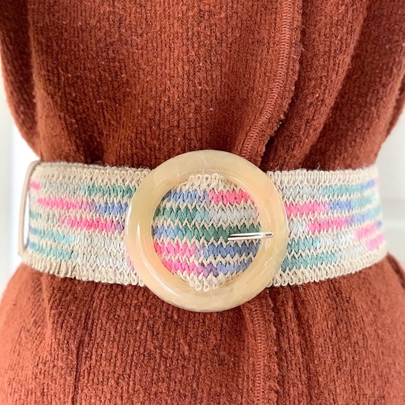 🤩 Pretty Wide Braided Straw Belt In Multiple Color With A Round Ivory Bu… - Picture 6 of 6